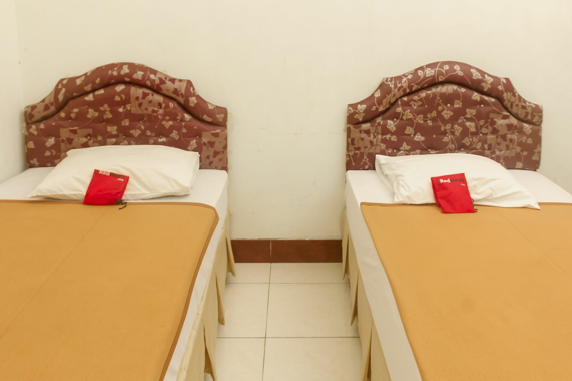 Reddoorz Plus @ Pejanggik Mataram Eksteriør bilde